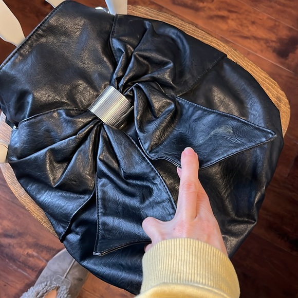 Beautiful black bow feature shoulder bag/purse - Picture 10 of 12